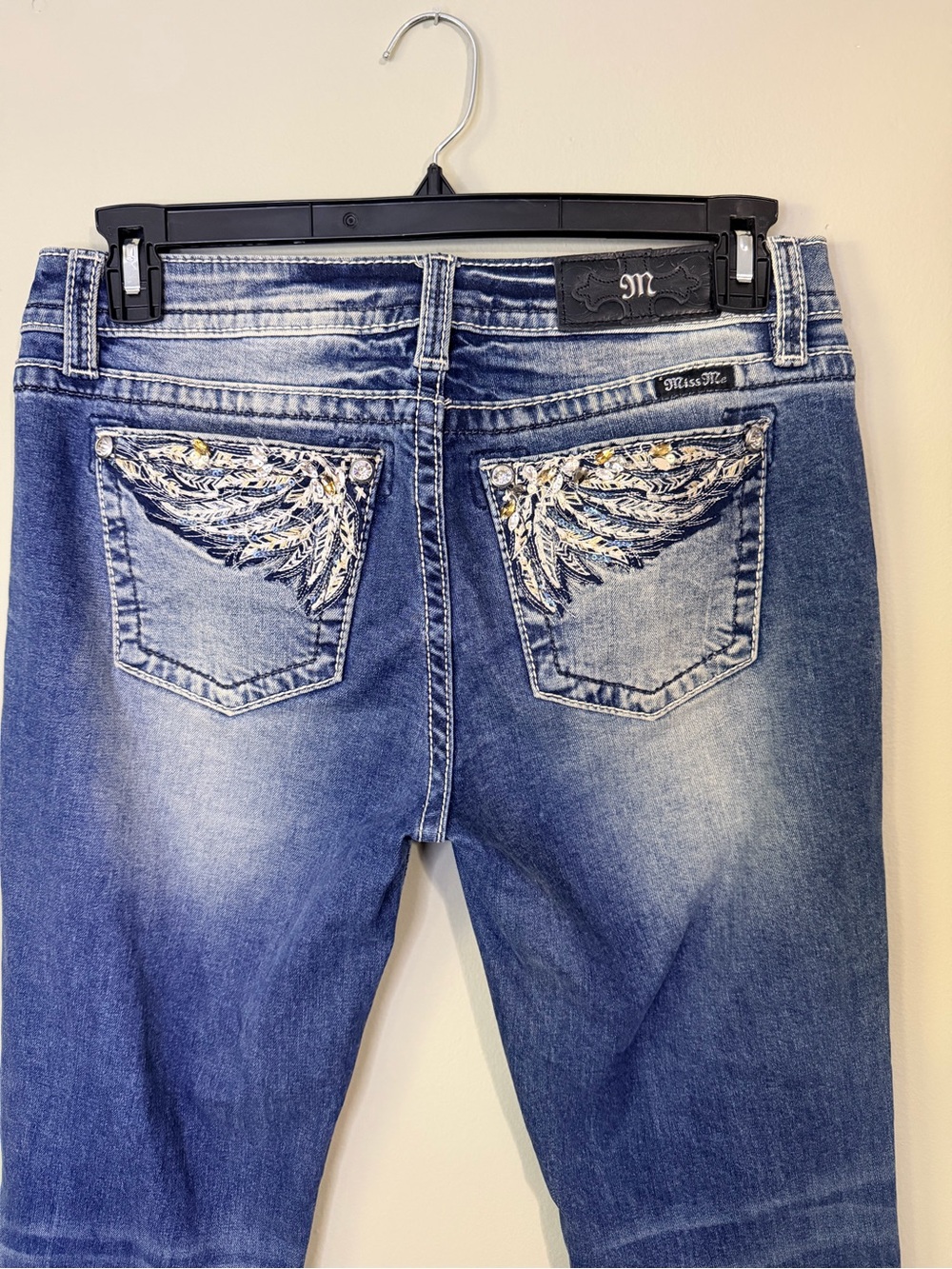 Gorgeous Vintage Miss Me Chloe Boot Jeans Wing Embellished Pockets 34” Inseam